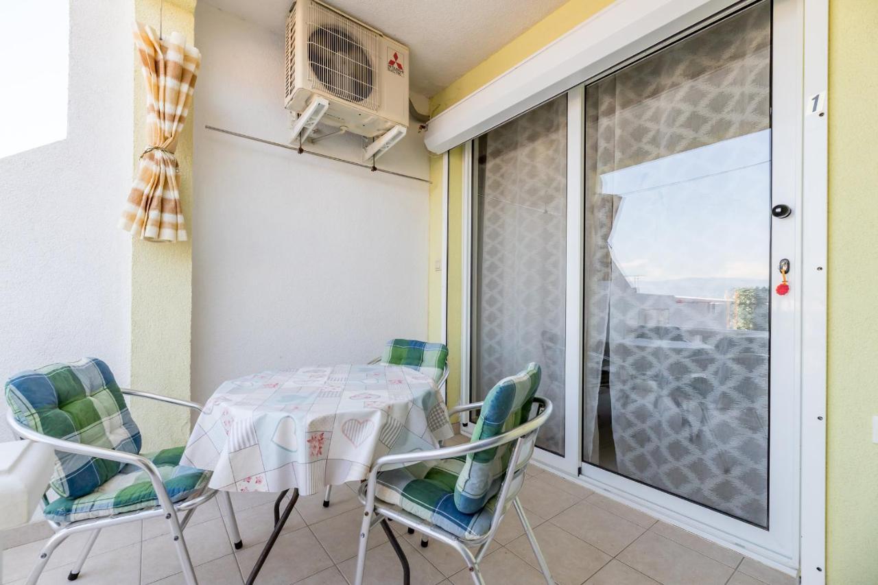 Beach Holiday Baska Exterior photo